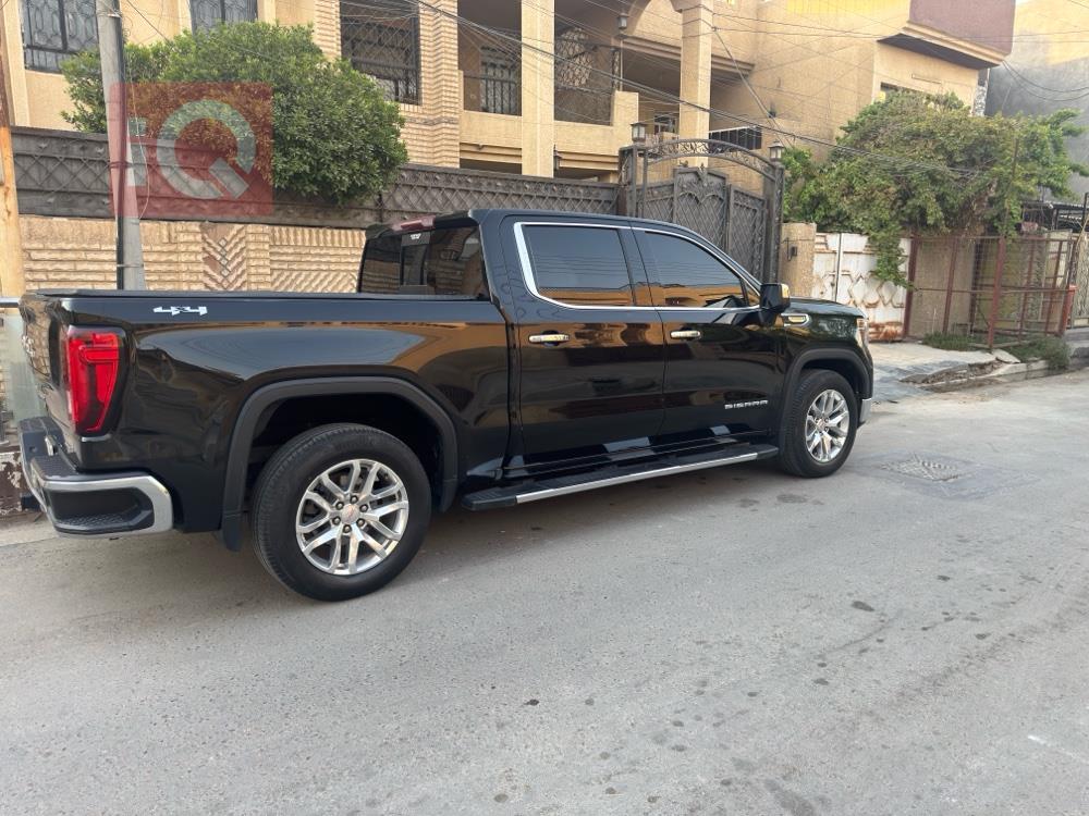GMC Sierra